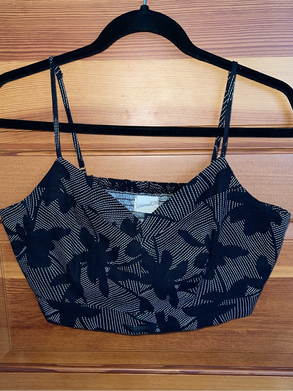 Floral Black & White Cropped Cami - EUC - Medium